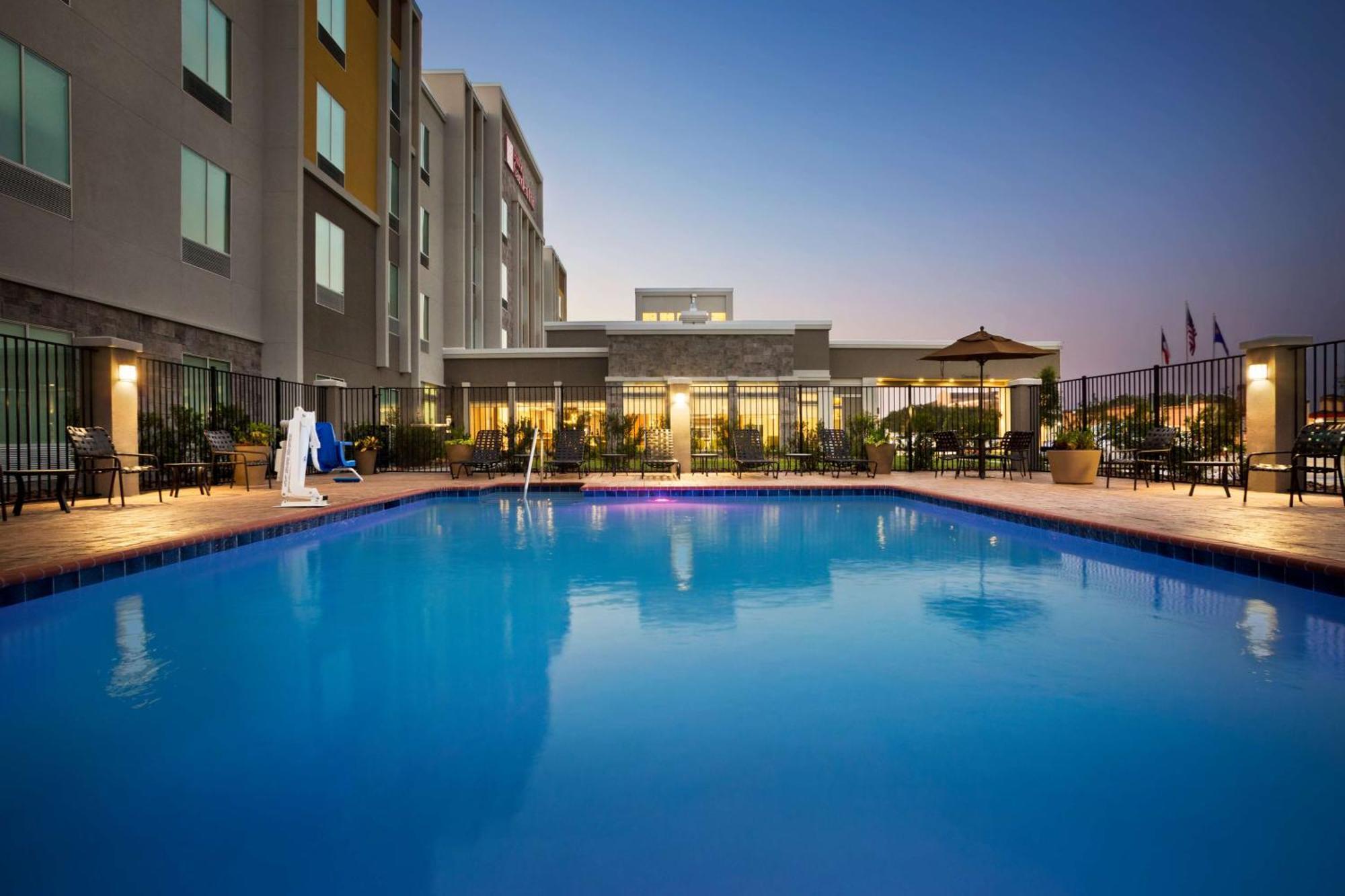 Hilton Garden Inn Houston-Baytown Exterior foto